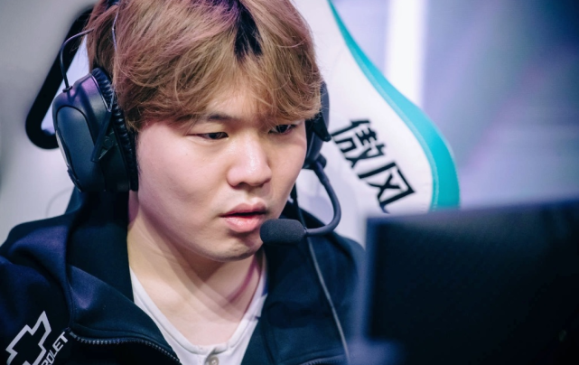 都是备受关 都是备受关